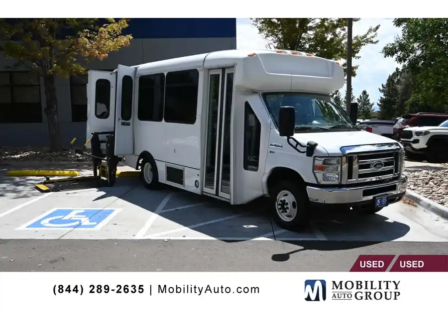 2015 Ford E-Series SRW E-350 Super Duty 138 in WB's photo