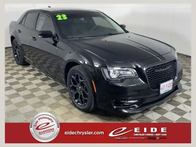 2023 Chrysler 300 Touring L AWD's photo