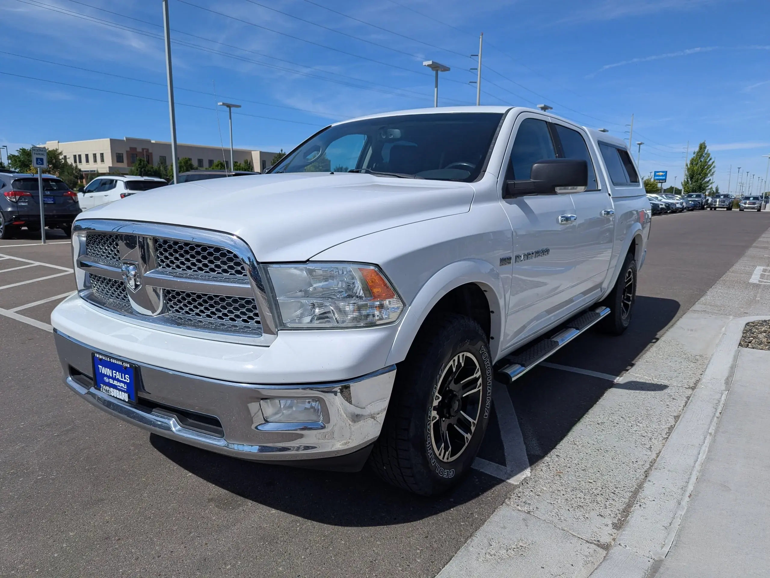 2012 RAM 1500 Laramie 4x4 Crew Cab photo 4