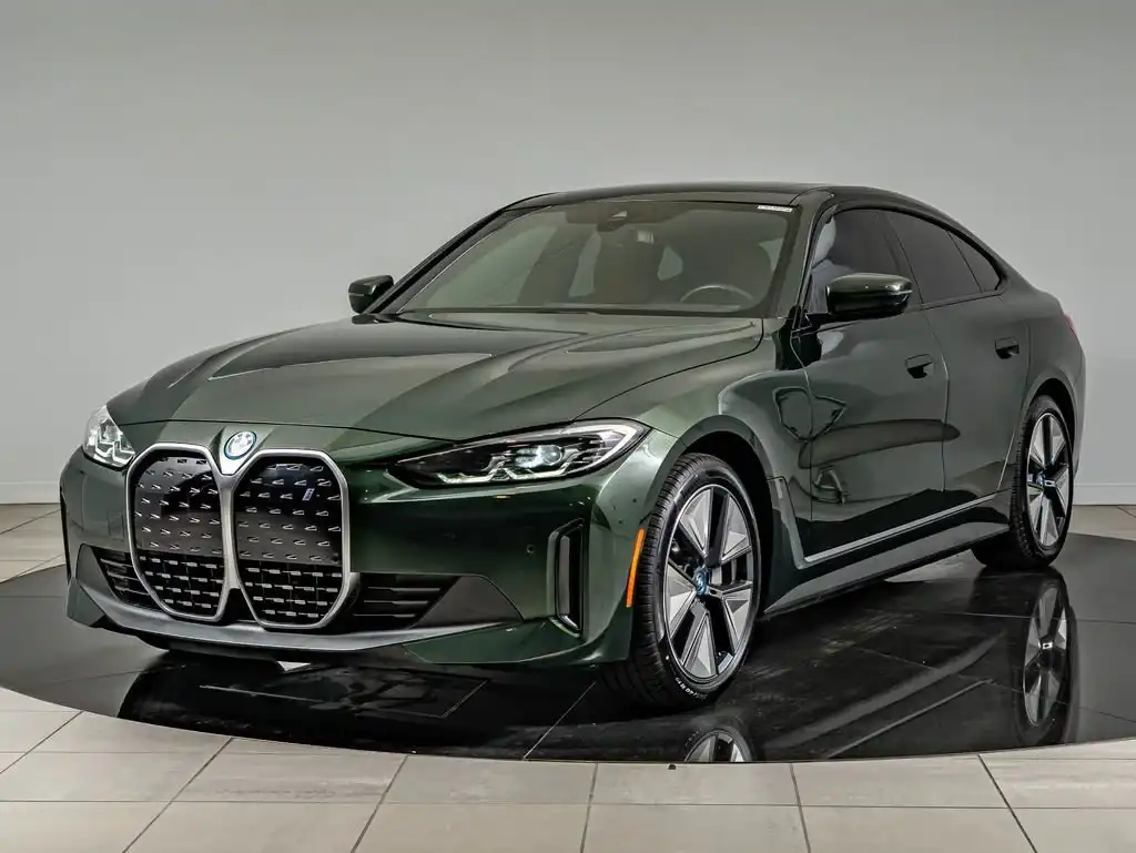 2023 BMW i4 eDrive35's photo