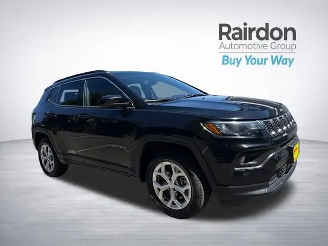 2024 Jeep Compass Latitude 4X4 photo 1