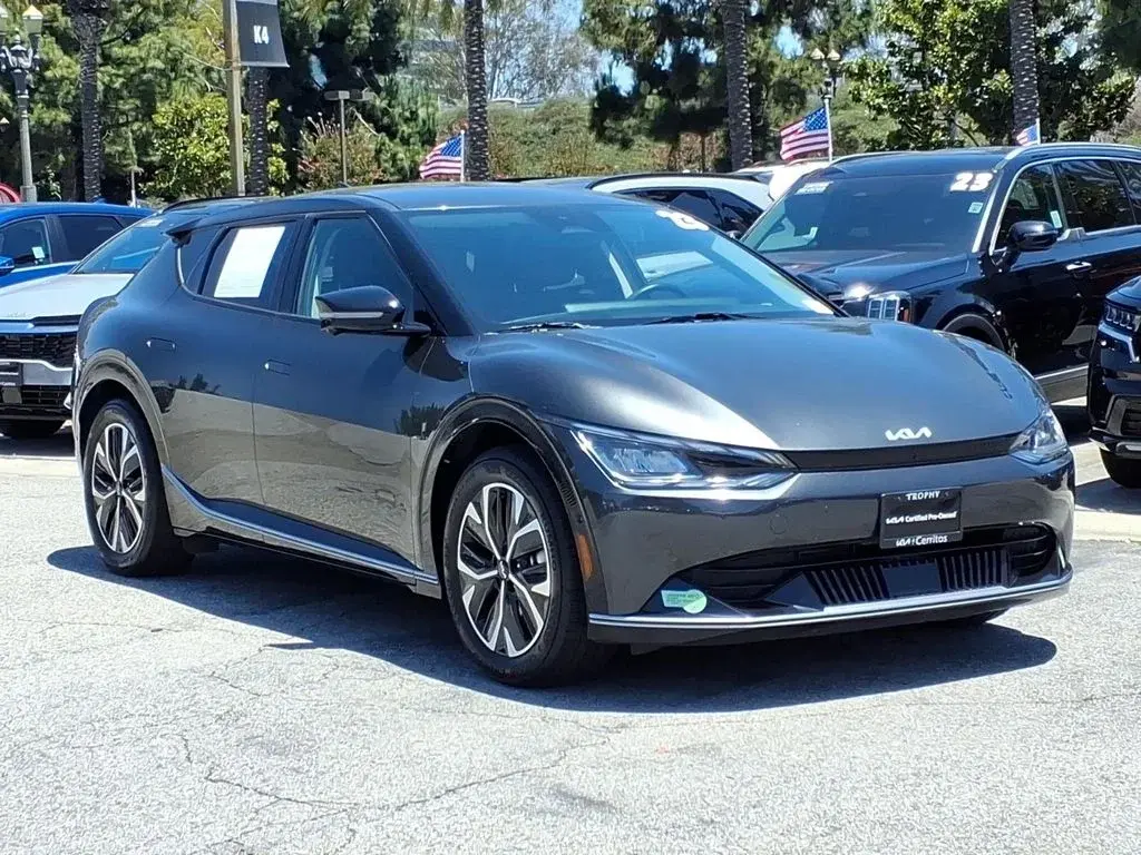2023 Kia EV6 Wind AWD photo 3