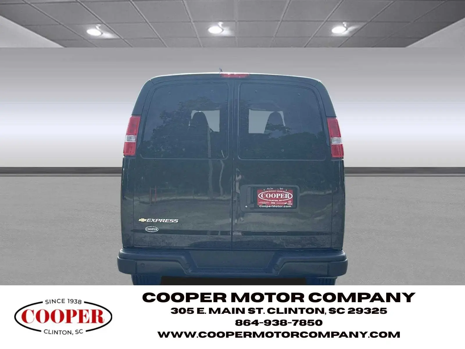 2025 Chevrolet Express LS 3500 Extended photo 4