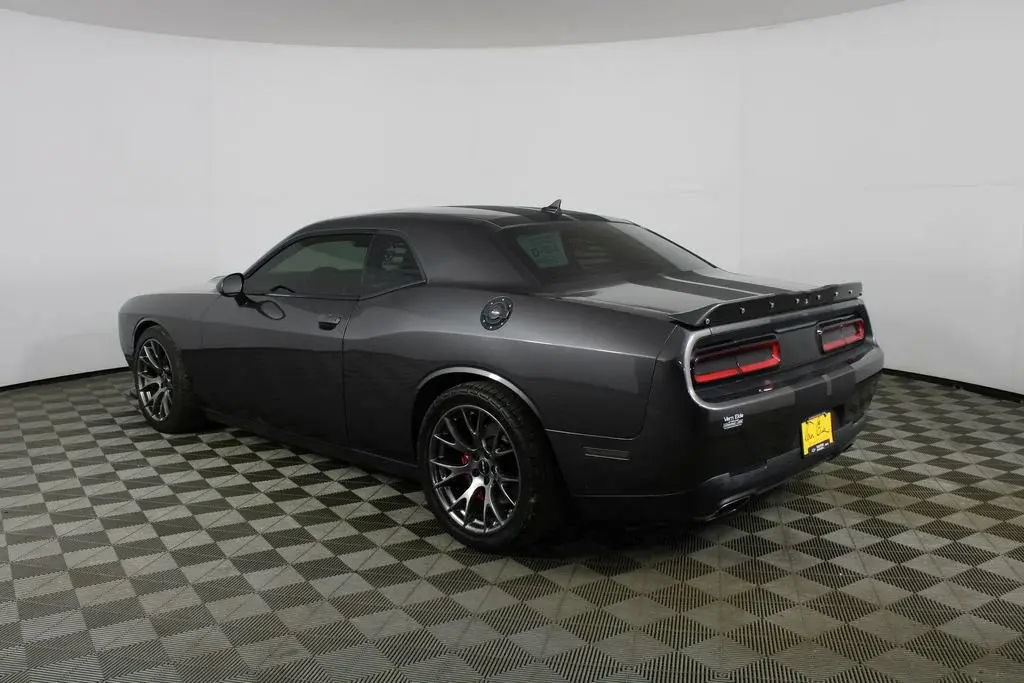 2015 Dodge Challenger SRT 392 photo 4