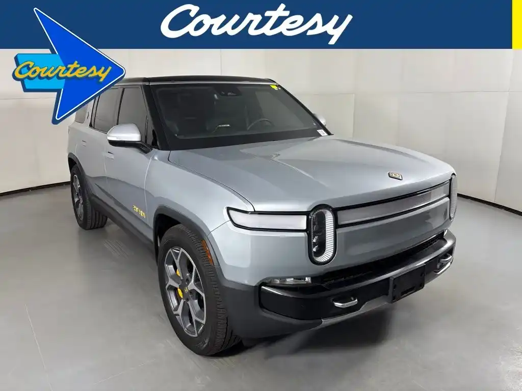 2023 Rivian R1S Adventure Quad-Motor Large Pack's photo