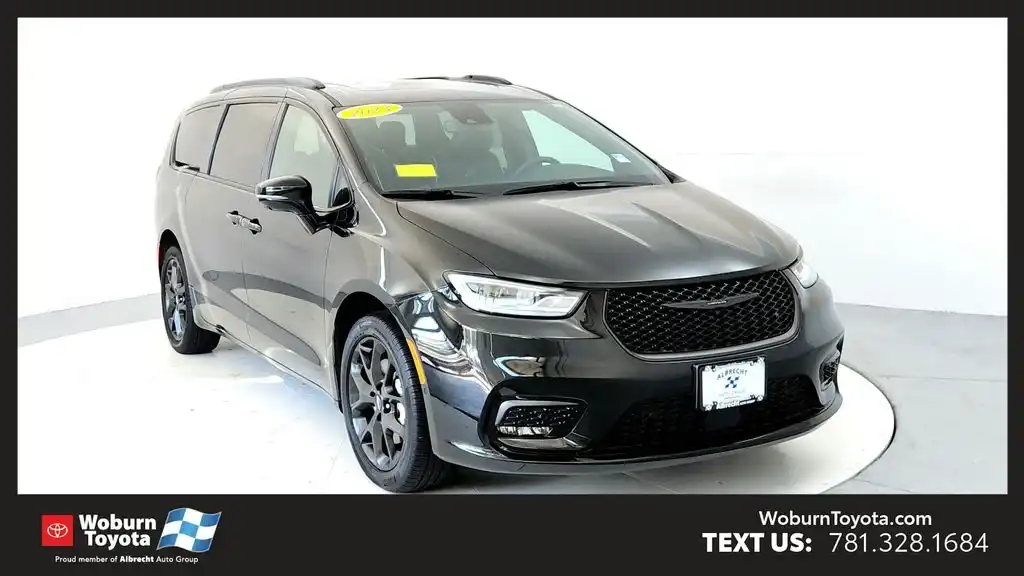 2023 Chrysler Pacifica Limited AWD's photo