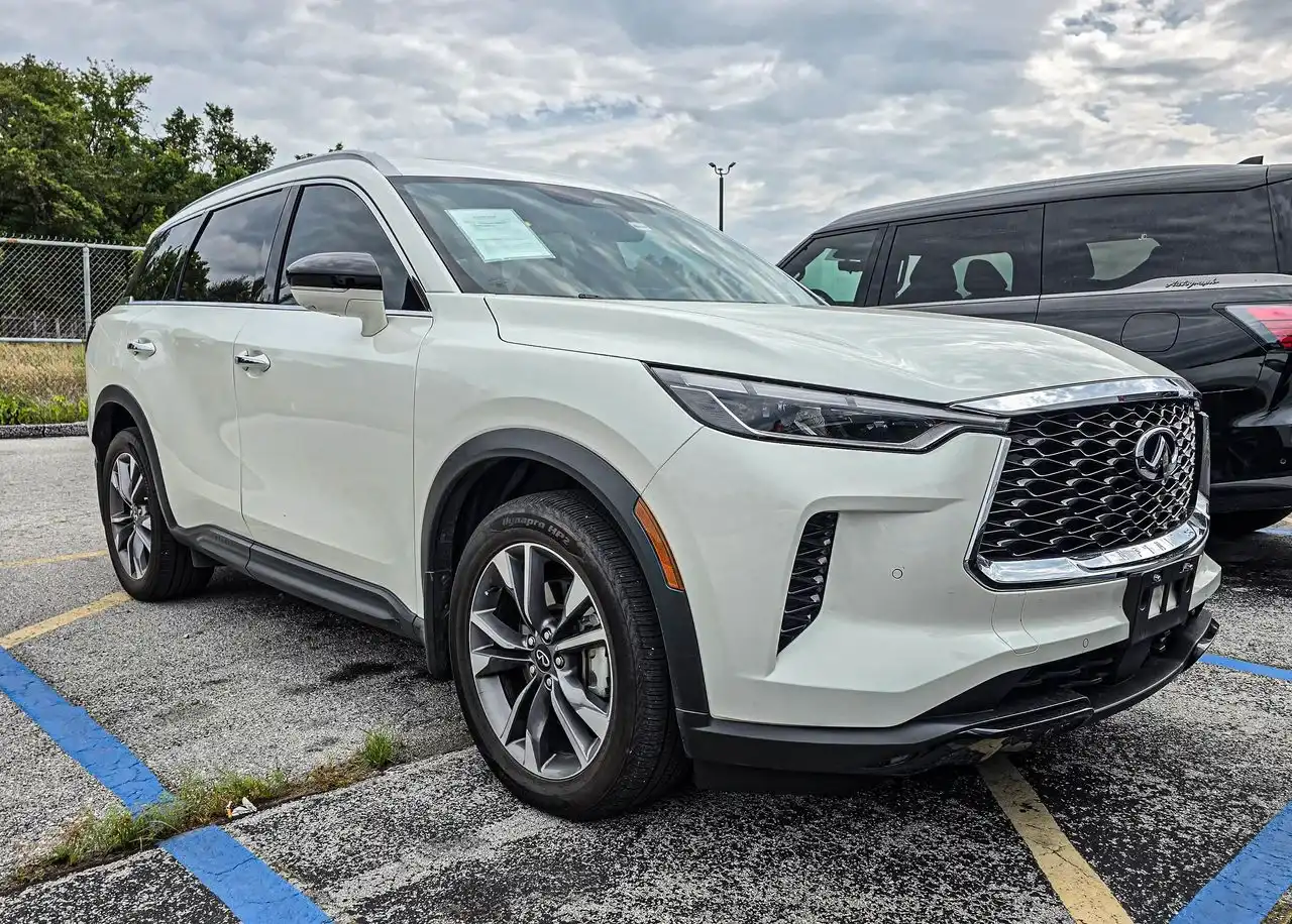 2023 INFINITI QX60 LUXE AWD's photo