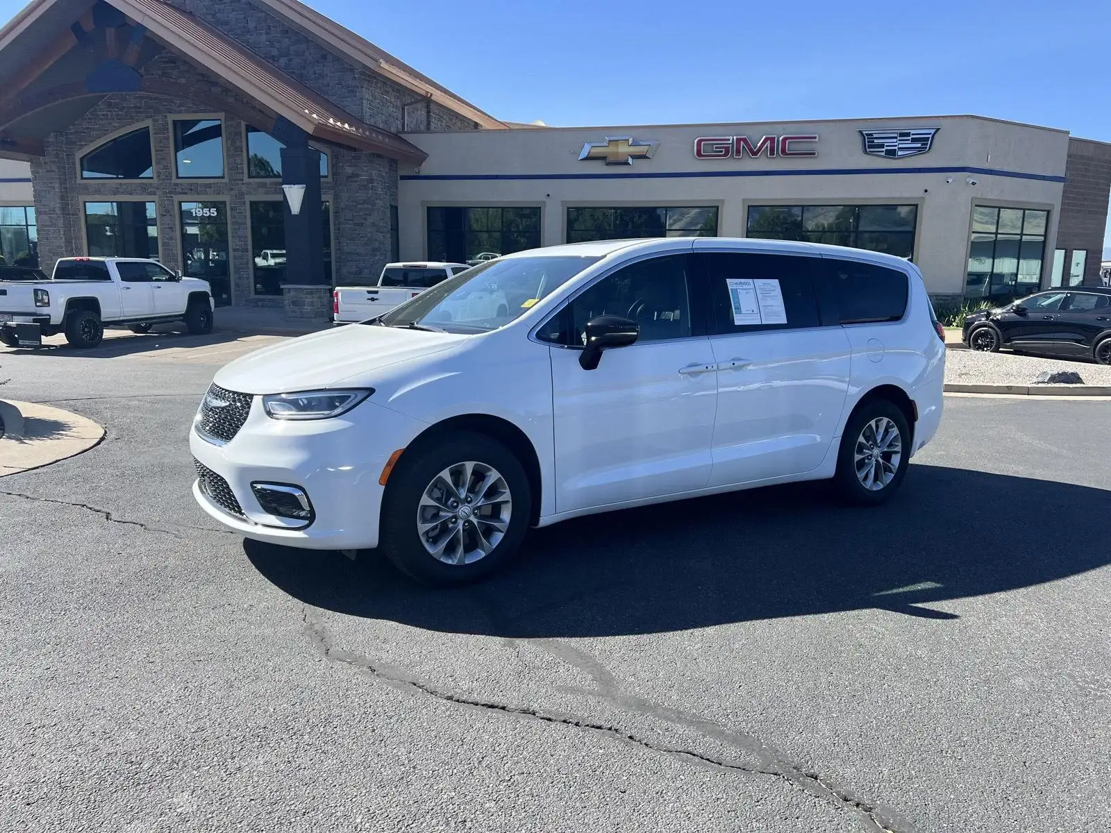 2026 Chrysler Pacifica Limited AWD photo 1
