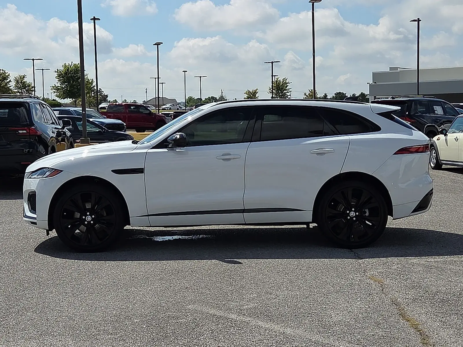 2025 Jaguar F-PACE P250 R-Dynamic S photo 3