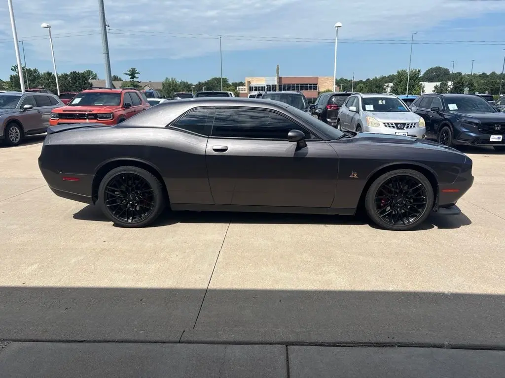 2015 Dodge Challenger Scat Pack photo 4