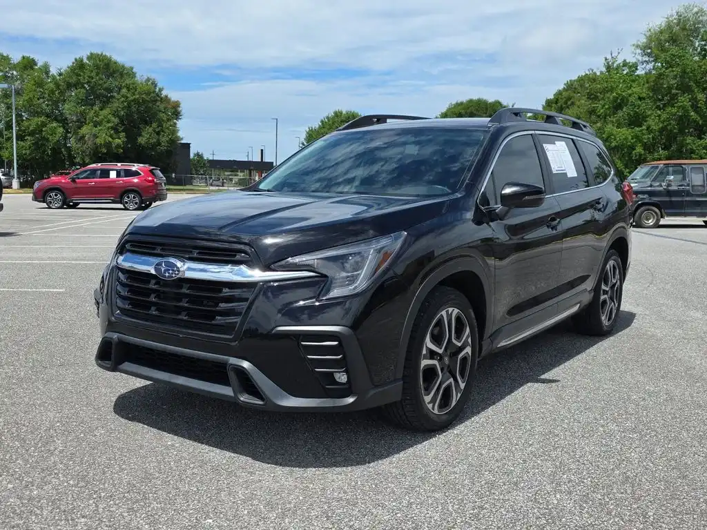 2023 Subaru Ascent Limited 7 Passenger's photo
