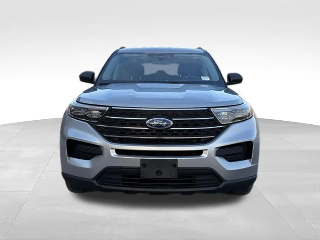 2022 Ford Explorer XLT RWD photo 4
