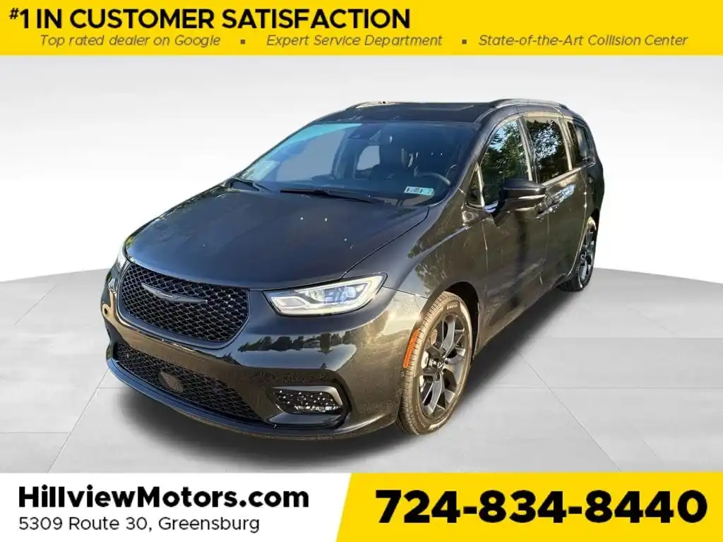 2024 Chrysler Pacifica Limited's photo