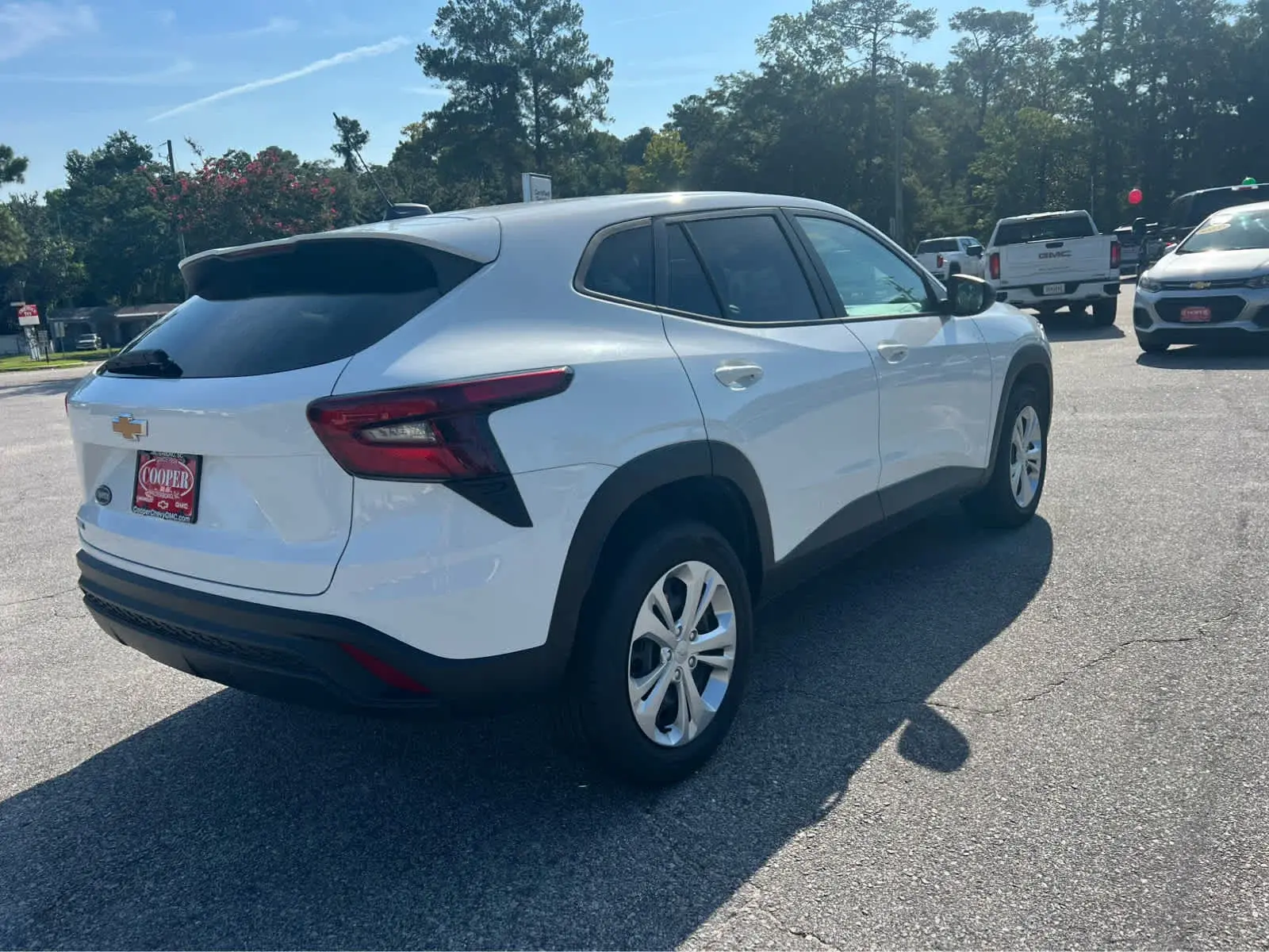 2025 Chevrolet Trax LS photo 3