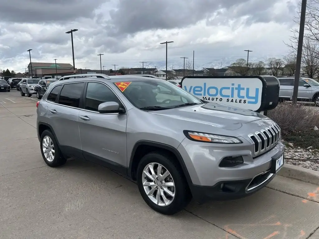 2017 Jeep Cherokee Limited 4X4 photo 1