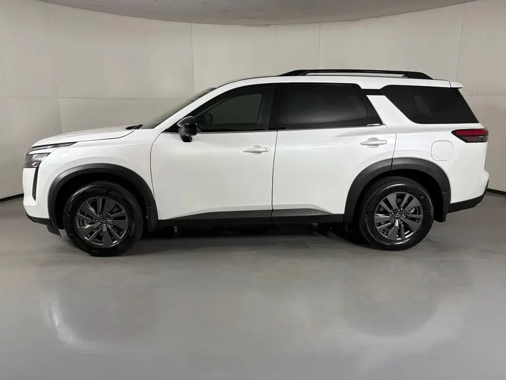 2026 Nissan Pathfinder SV 2WD photo 5