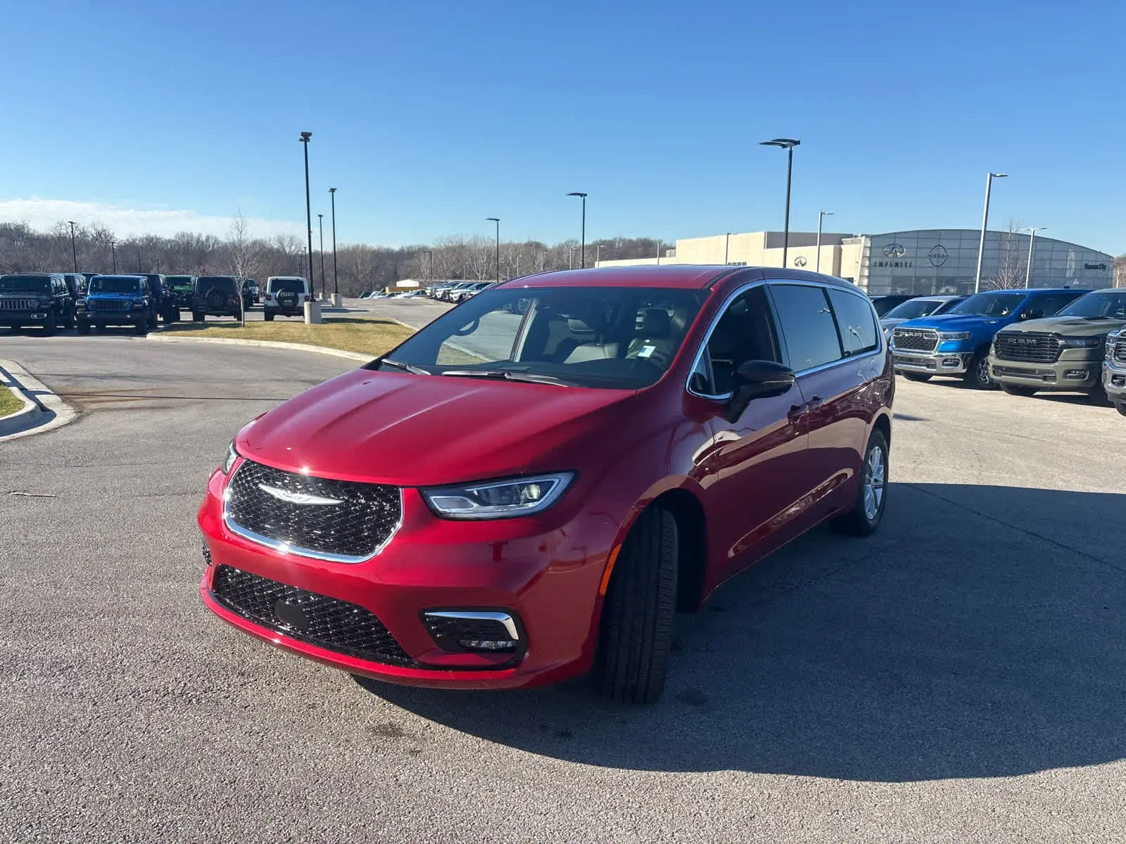 2026 Chrysler Pacifica Select AWD photo 4