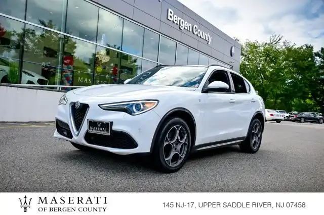 2023 Alfa Romeo Stelvio Ti AWD's photo