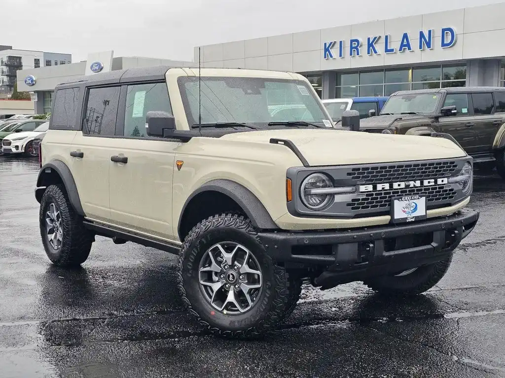 2025 Ford Bronco Badlands 4x4's photo