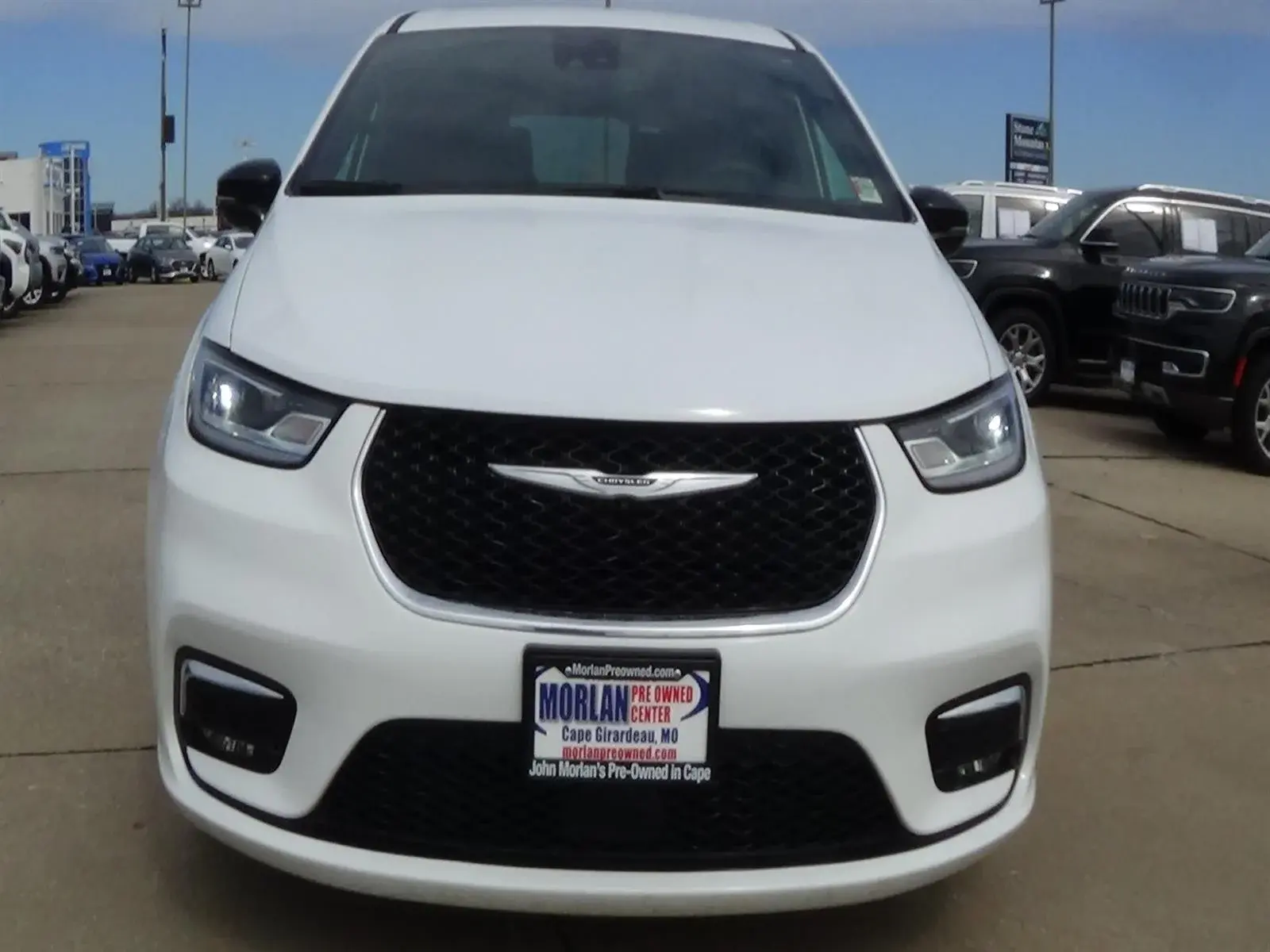 2025 Chrysler Pacifica Select photo 3