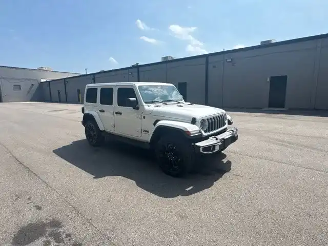 2025 Jeep Wrangler 4xe Sahara 4xe's photo