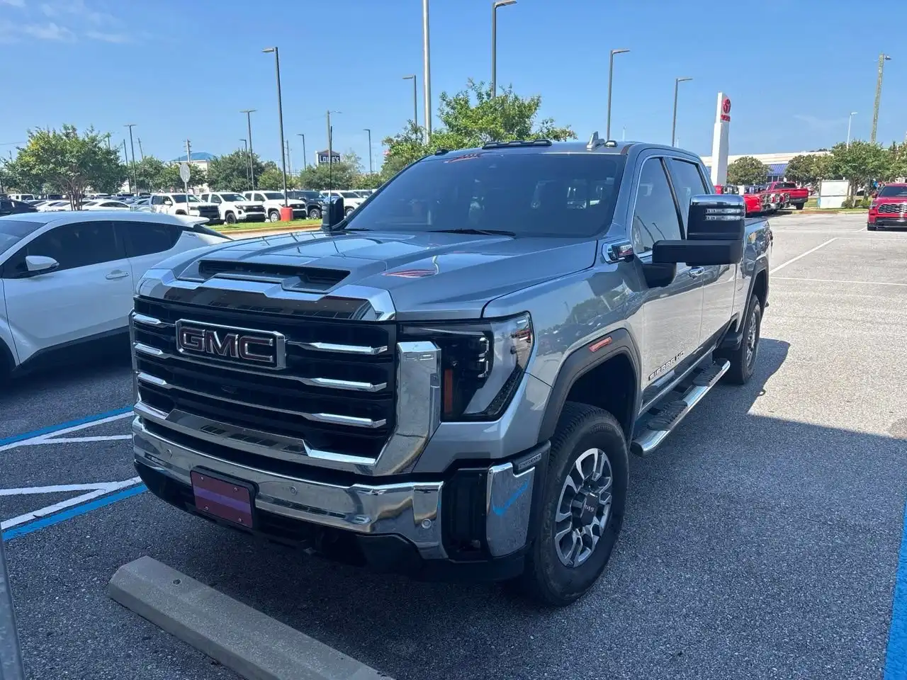 2024 GMC Sierra 4WD Crew Cab Standard Box SLT's photo