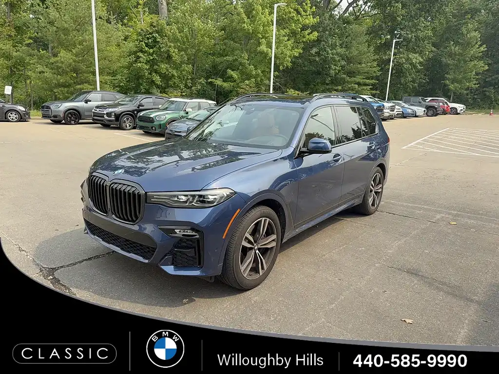 2022 BMW X7 xDrive40i's photo
