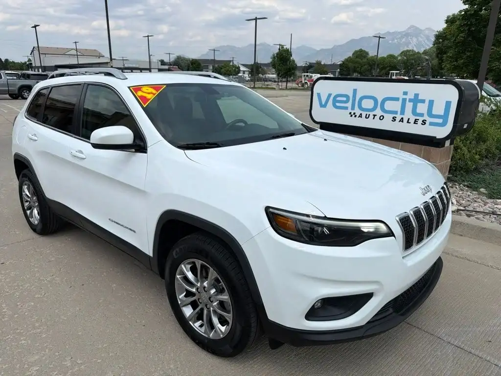 2019 Jeep Cherokee Latitude Plus 4X4's photo