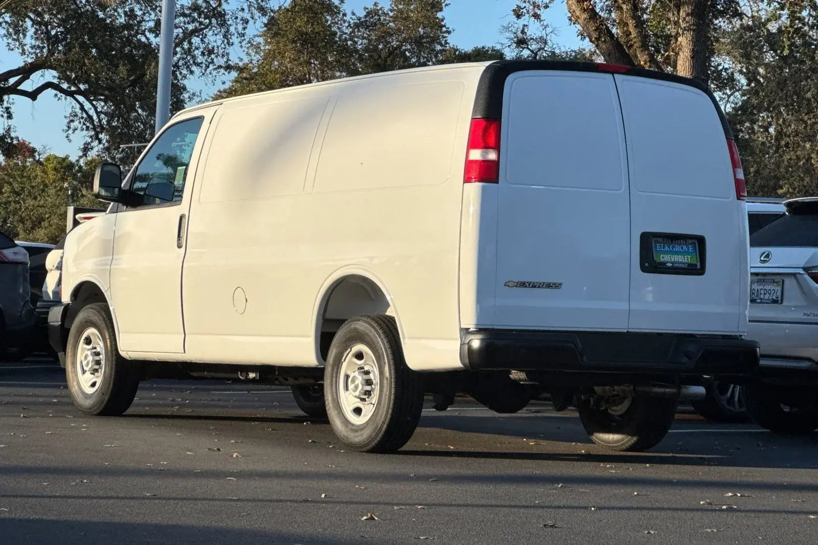2025 Chevrolet Express 2500 Work Van HD photo 5
