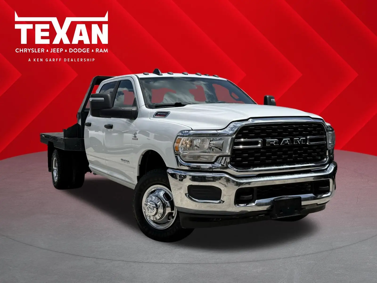 2024 RAM 3500 SLT 4X4 Crew Cab photo 1