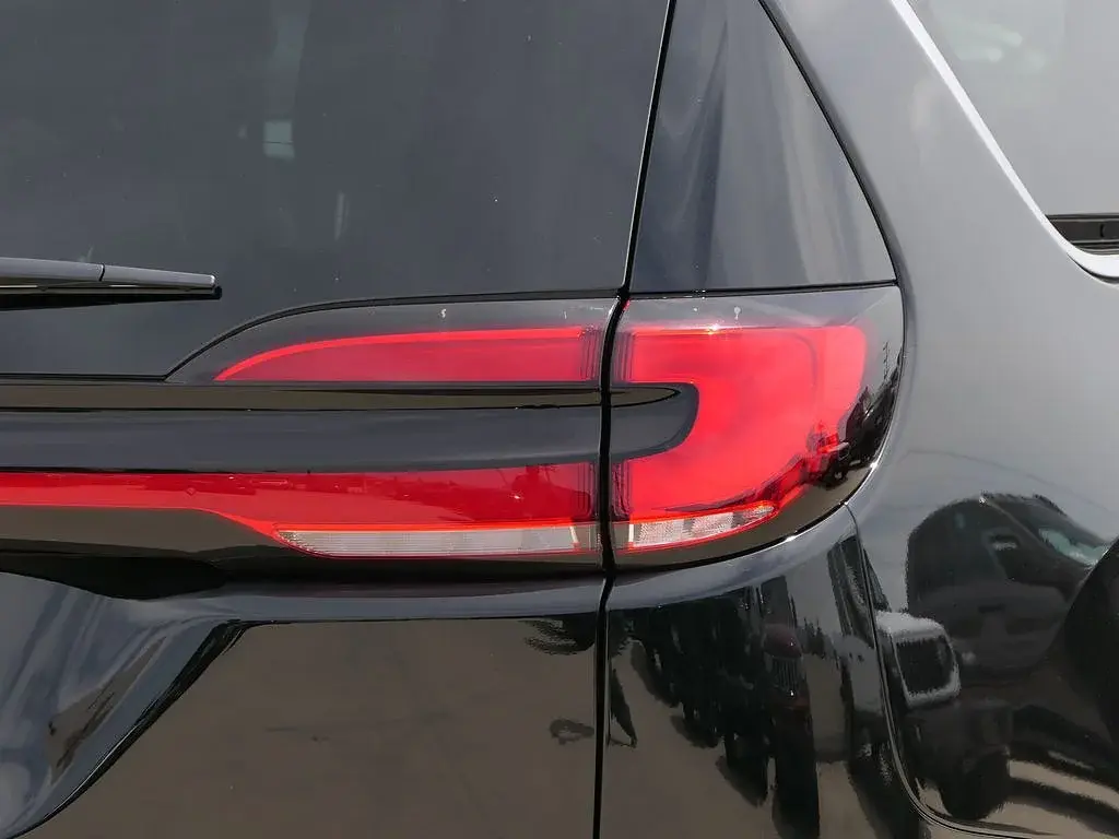 2026 Chrysler Pacifica Select photo 4