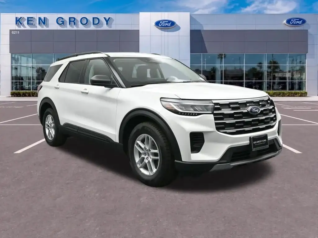 2026 Ford Explorer undefined photo 1