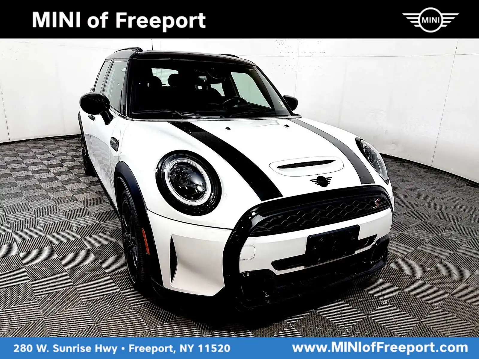 2023 MINI Hardtop Cooper S's photo