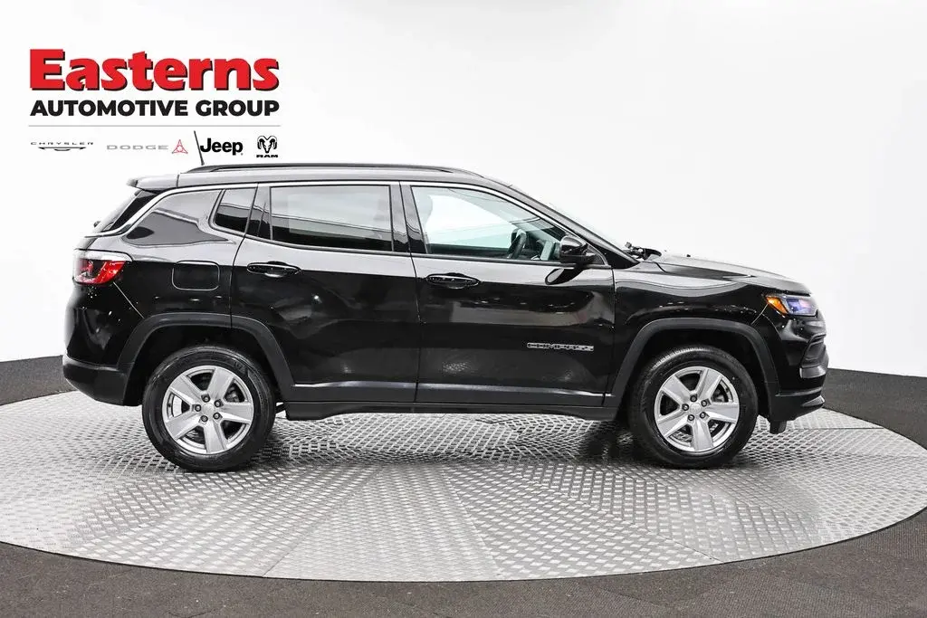 2022 Jeep Compass Latitude 4X4 photo 4