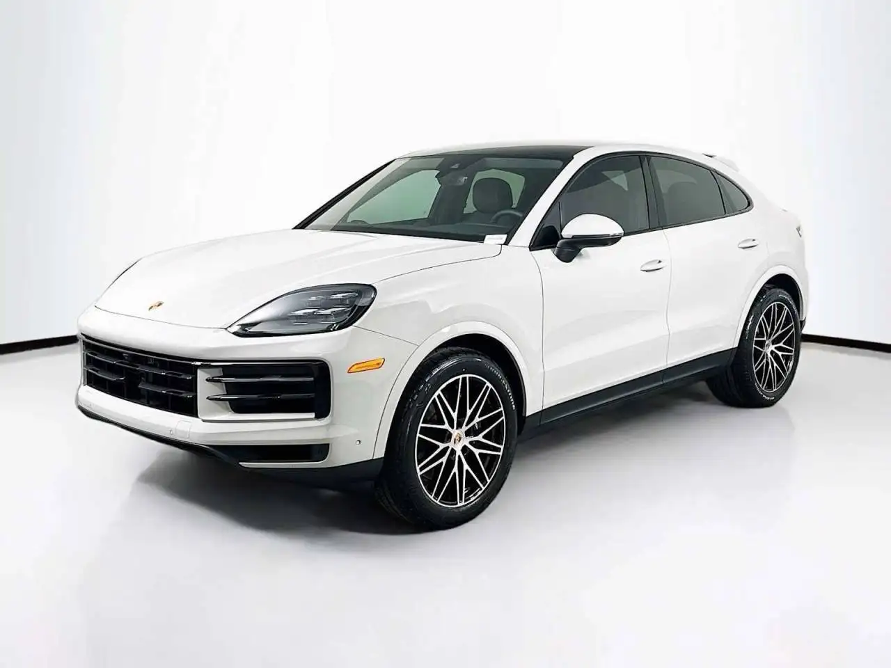 2025 Porsche Cayenne Base's photo