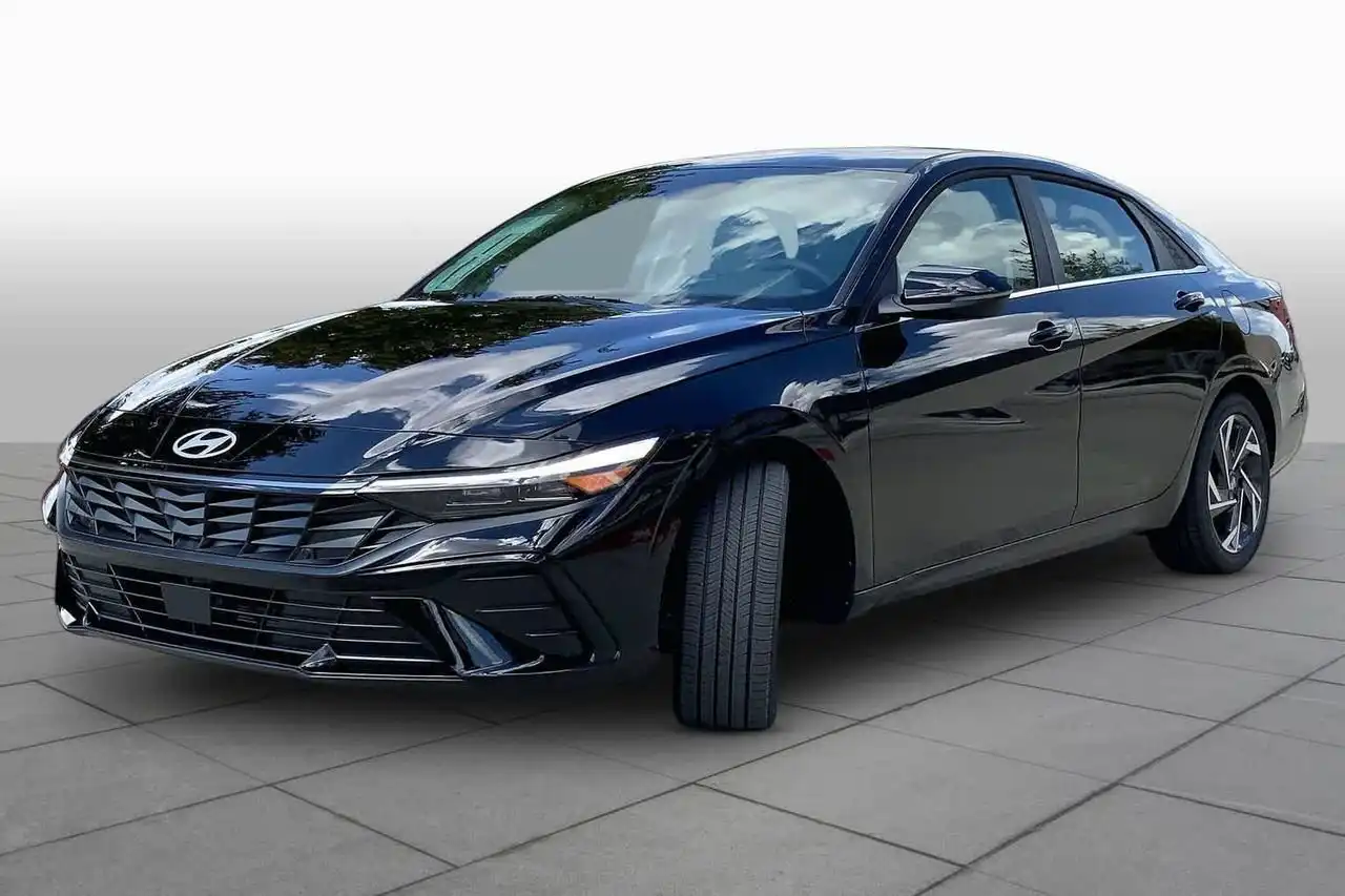 2026 Hyundai Elantra 1.6 Hybrid Limited DCT's photo