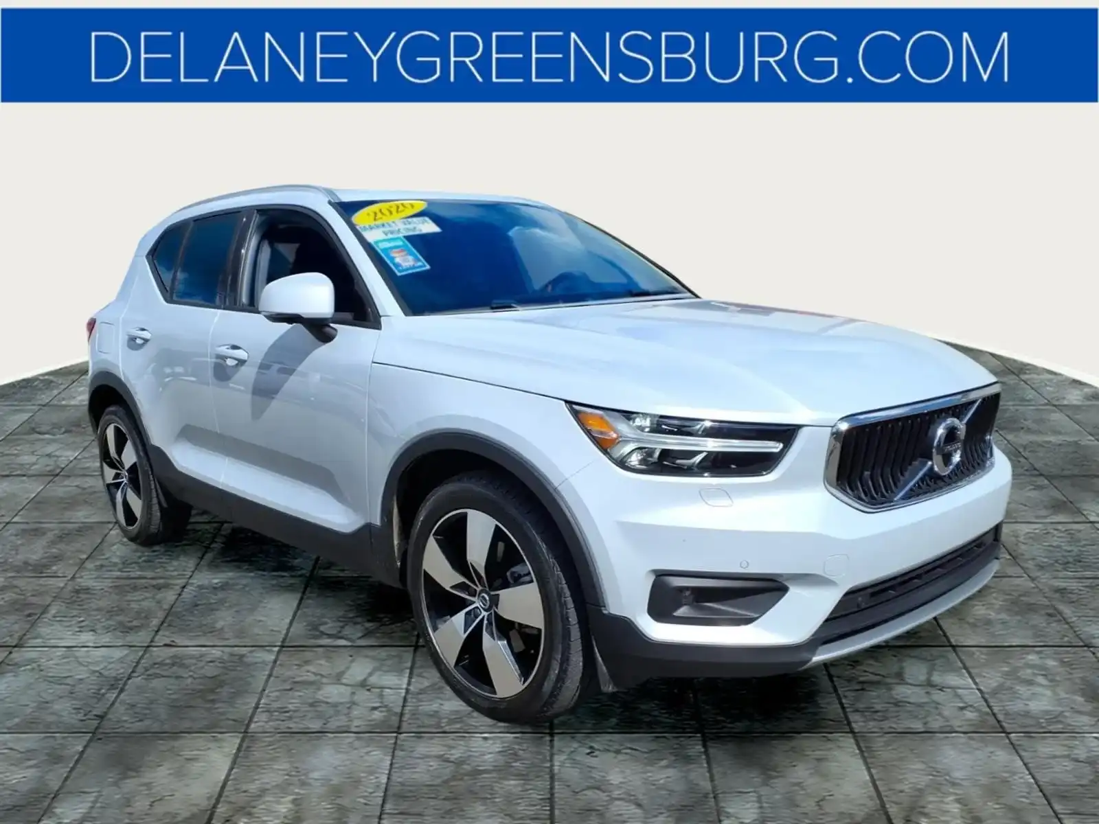 2020 Volvo XC40 T5 Momentum AWD's photo