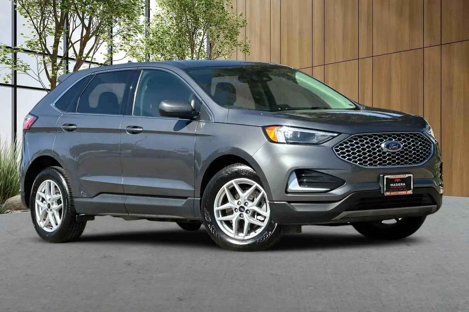2024 Ford Edge SEL AWD's photo