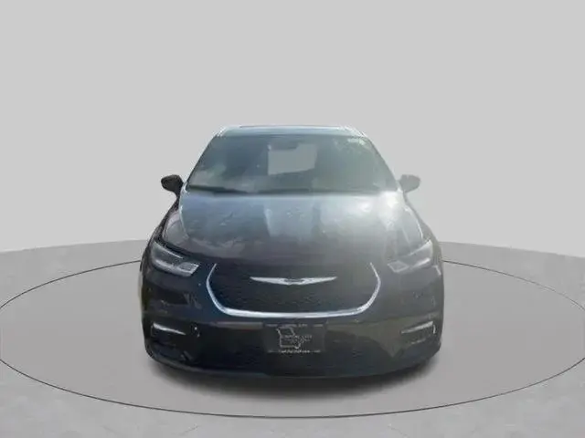 2026 Chrysler Pacifica Select photo 4