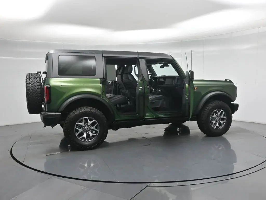 2025 Ford Bronco Badlands 4x4 photo 4