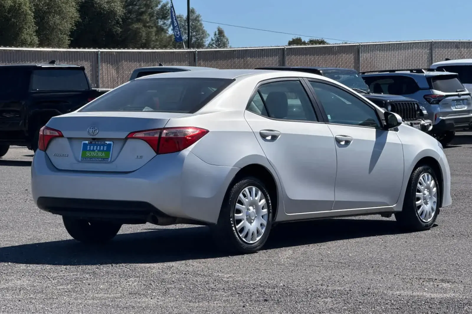 2018 Toyota Corolla LE AT photo 3
