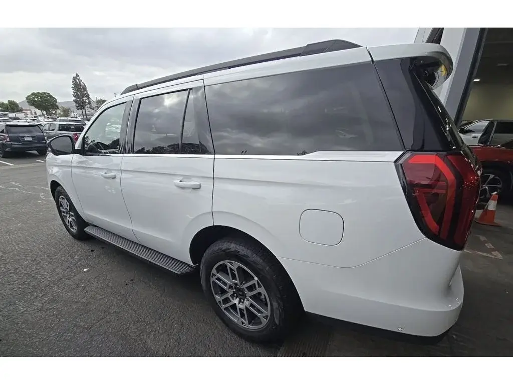 2025 Ford Expedition Active 4x4 photo 4