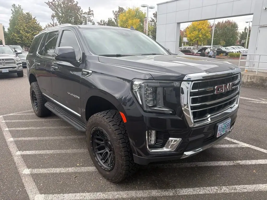 2024 GMC Yukon SLT 4WD photo 1