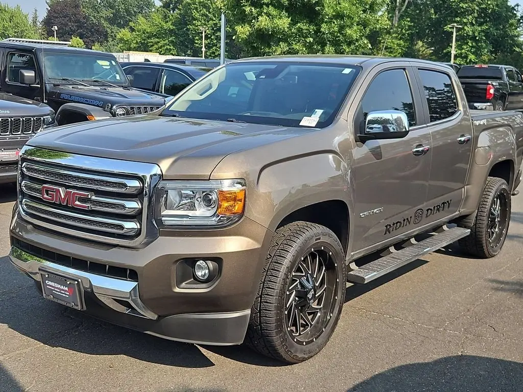 2015 GMC Canyon 2WD SLT Crew Cab Short Box photo 3