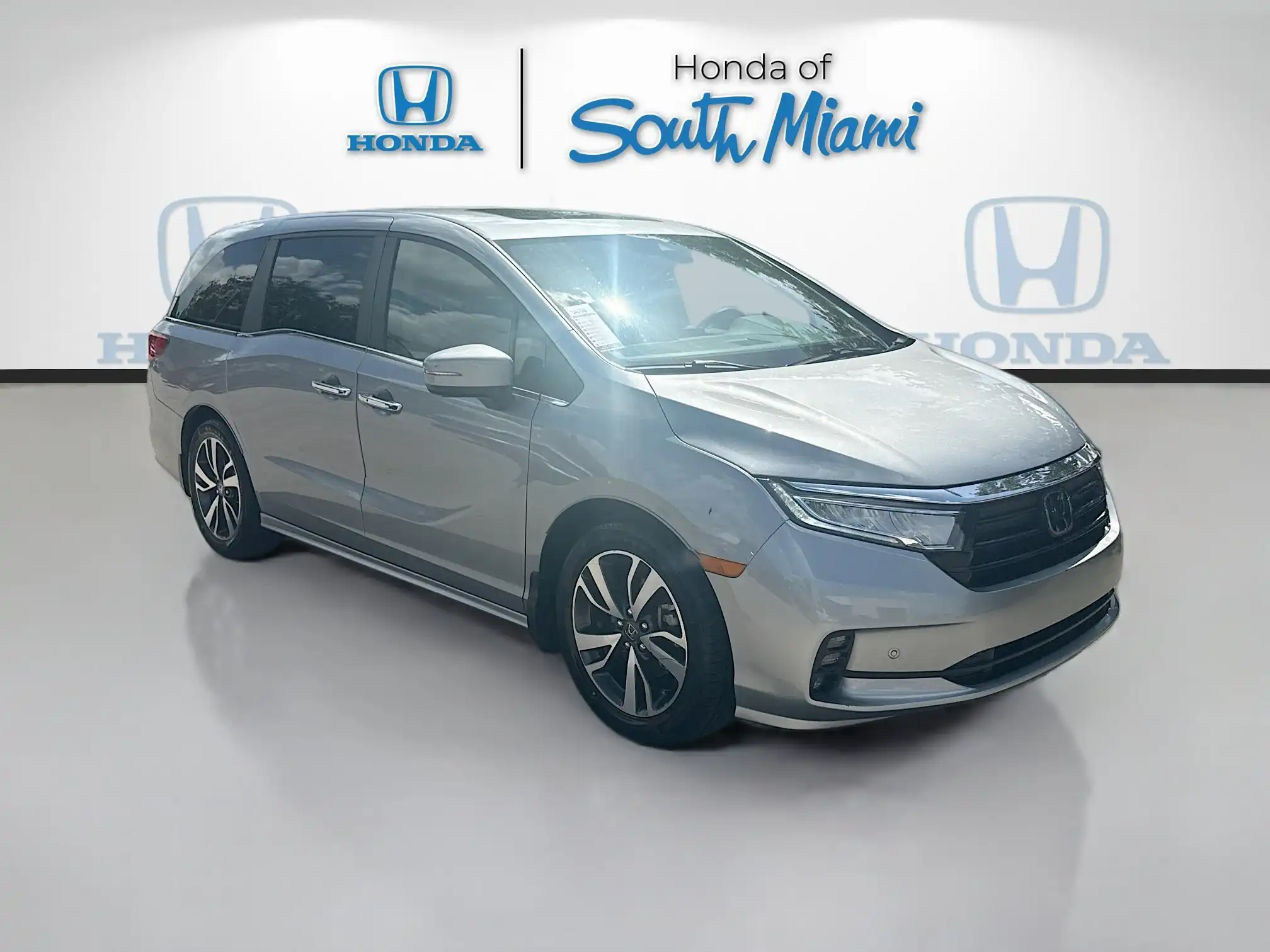 2024 Honda Odyssey Touring's photo