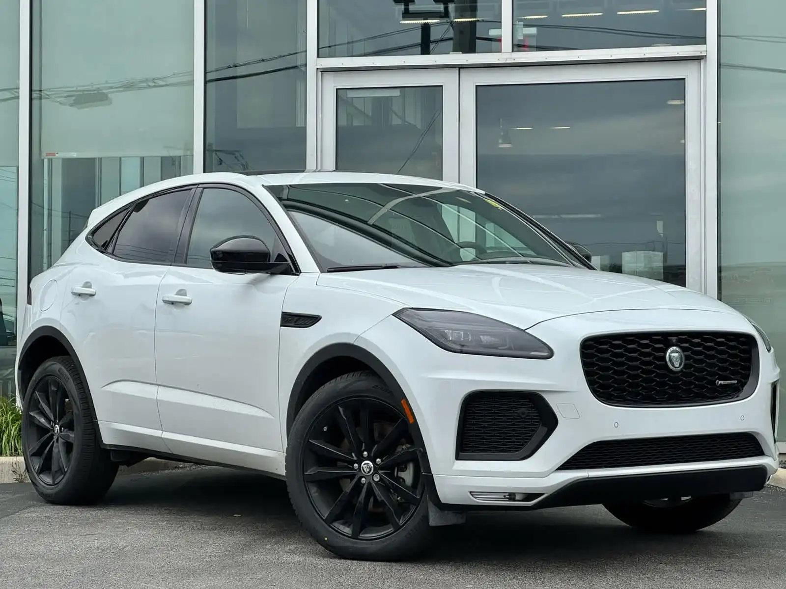 2024 Jaguar E-PACE P250 R-DYNAMIC SE's photo