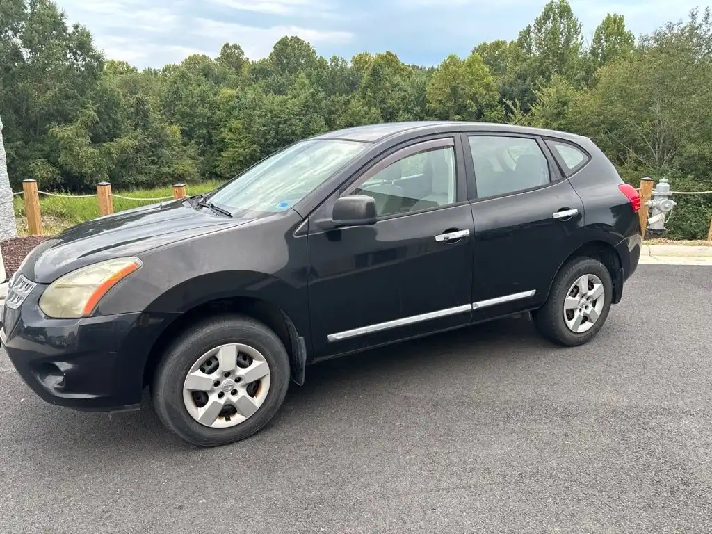 2014 Nissan Rogue Select S FWD's photo