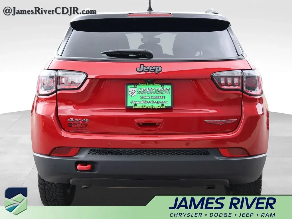 2025 Jeep Compass Trailhawk 4X4 photo 4