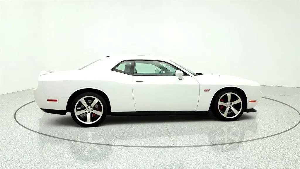 2012 Dodge Challenger SRT8 392 photo 4