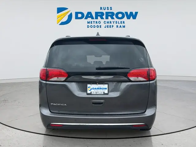 2020 Chrysler Pacifica Touring L Plus photo 4